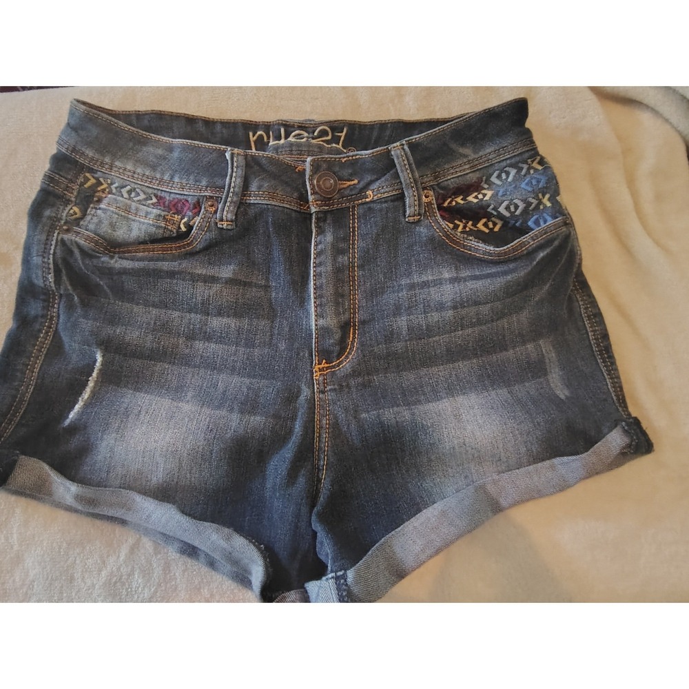 Rue21 Womens Embroidered Denim Shorts Dark Wash Distressed Boho Cuffed Size 9/10